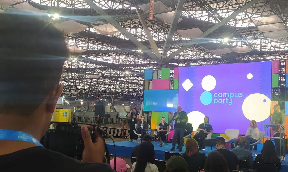 Ao longo de todos os dias, a expectativa é receber um público de mais de 200 mil visitantes, sendo 12 mil campuseiros, com acesso a mais de 1 mil palestrantes e atividades