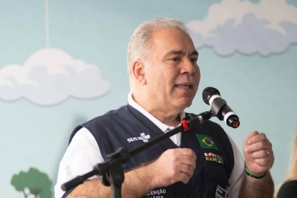 Queiroga estimula vacinação contra pólio e ressalta Zé Gotinha 06 600x400