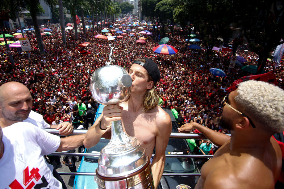 O lateral Filipe Luís em festa realizada pelo Flamengo