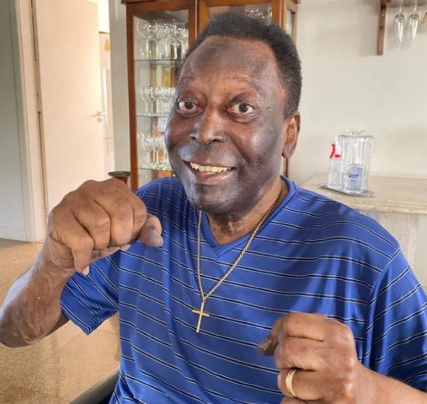 Pelé iniciou tratamento contra um tumor no cólon em setembro de 2021