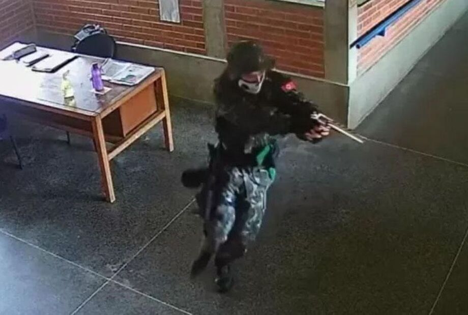 Câmera de segurança flagrou o ataque em escola do Espírito Santo