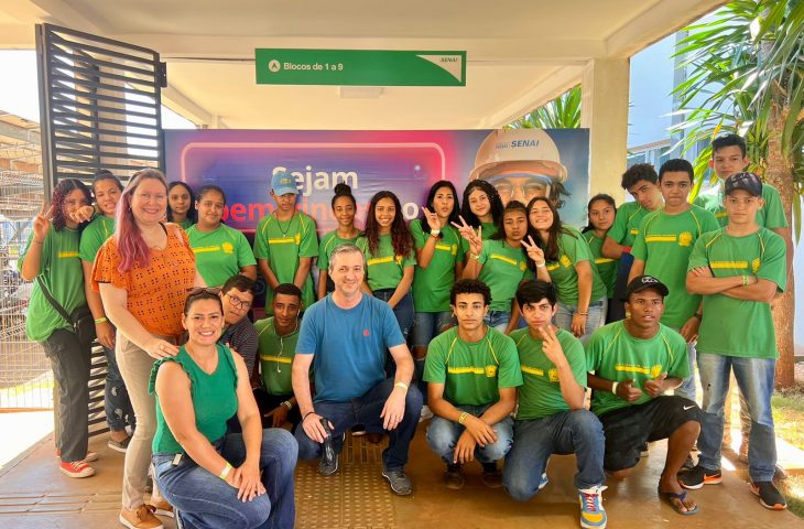 Os estudantes da Escola Estadual Arcênio Rojas de Caarapó participaram do 14º Evento Nacional Mundo Senai. O evento ocorreu na semana passada.