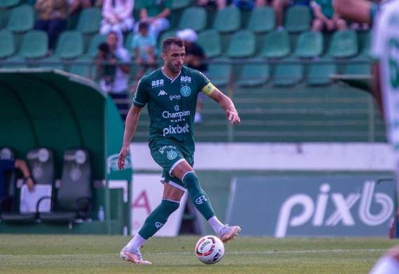 O zagueiro Ronaldo Alves