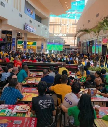 Torcedores nesta tarde no Shopping Norte Sul