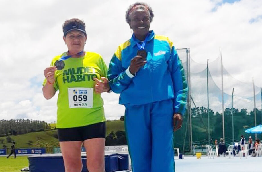Maria Aparecida (de verde) subiu no pódio três vezes