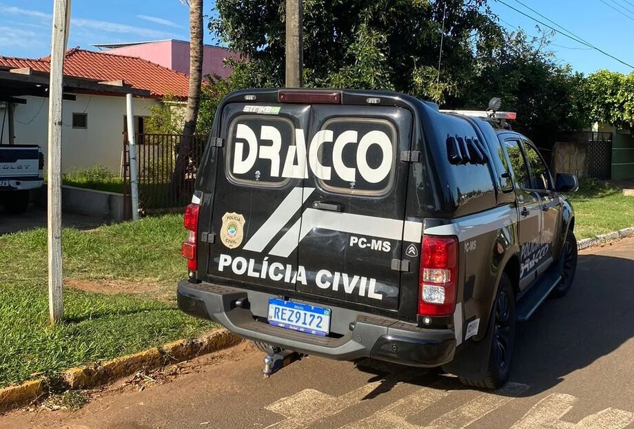 Viatura do DRACCO durante o busca por foragidos