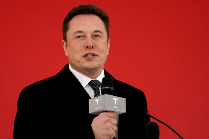 Elon Musk vende US$ 4 bilhões em ações da Tesla