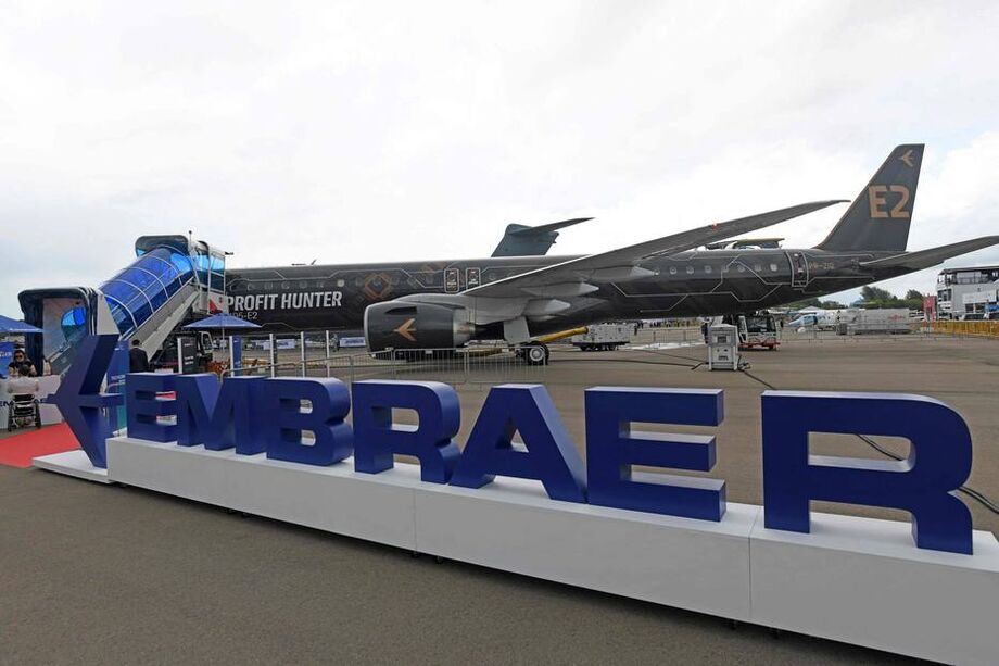 A Embraer rebate acusações de práticas comerciais desleais dos EUA e destaca impacto nas relações comerciais.