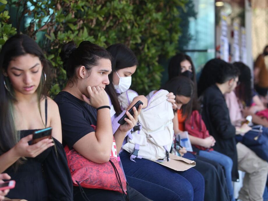 Enem: Estudantes vão ao 2º fim de semana da prova com máscaras e em clima de Copa