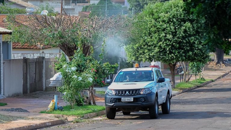 Campo Grande reforça combate ao Aedes aegypti com Fumacê nos bairros Centenário e Centro-Oeste nesta terça-feira (13).