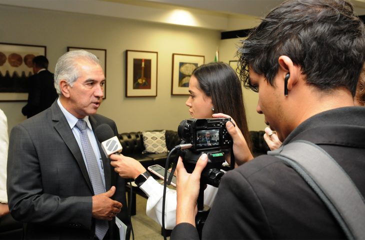 Em Brasília, o governador Reinaldo Azambuja.