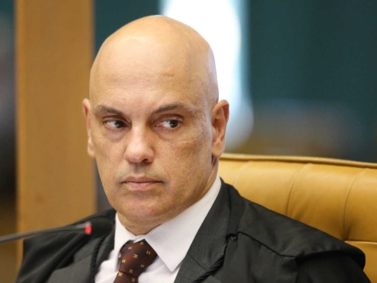 Moraes vota para derrubar direito a prisão especial para quem tem curso superior