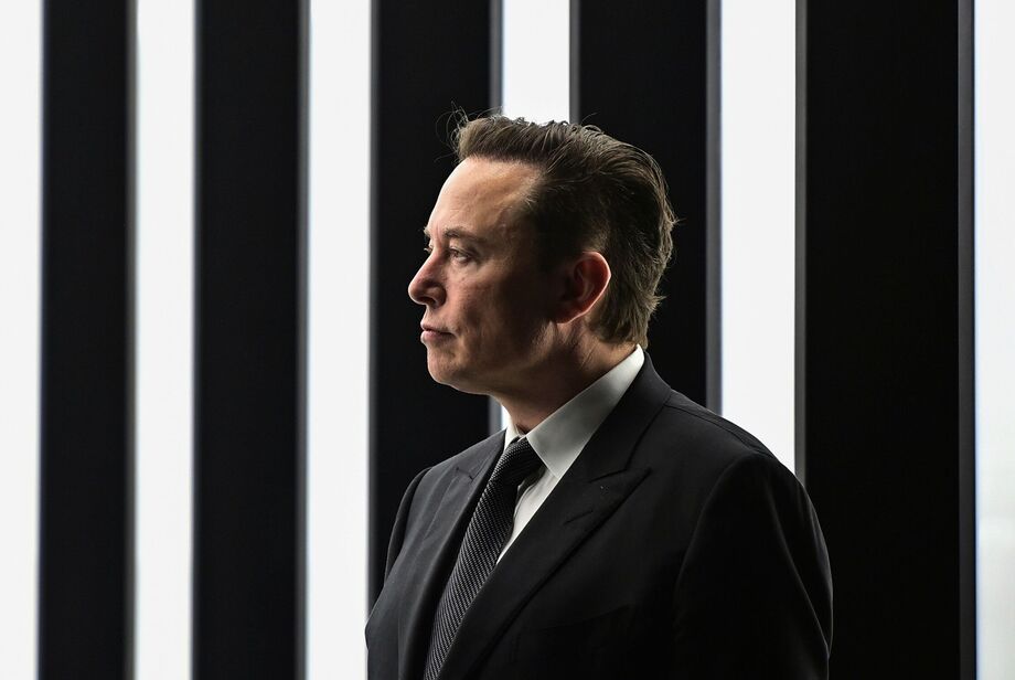 Funcionários deixam Twitter após ultimato de Musk e empresa fecha escritórios