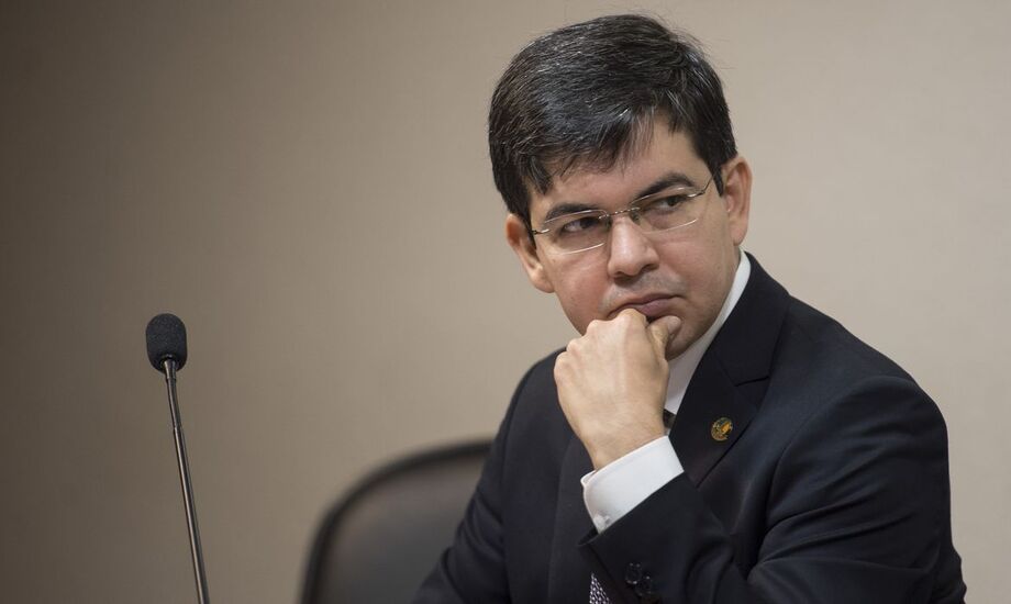Randolfe será coordenador de Desenvolvimento Regional no grupo de transição