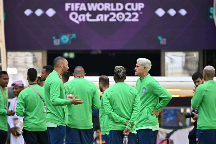 Seleção faz 'visita' ao palco da estreia