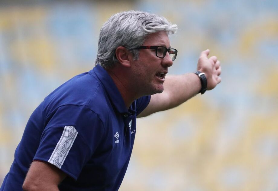 Técnico Odair Hellmann assinou com o Santos até o final de 2023