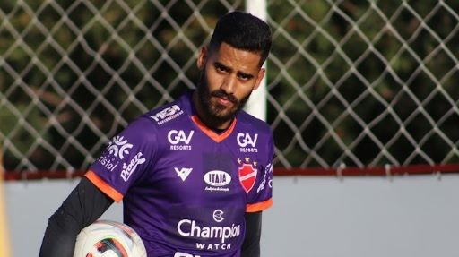 Guarani busca goleiro do Vila Nova e decide não renovar com os reservas