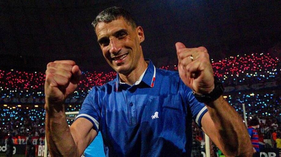 Cotado no Vasco, técnico Vojvoda renova com Fortaleza até 2024