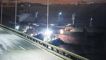Navio se chocou com a ponte Rio Niterói