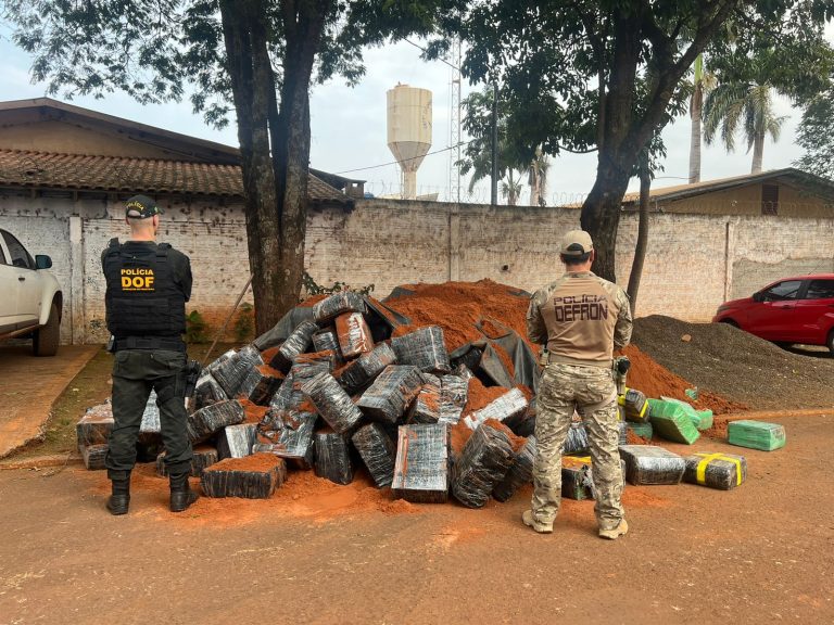 Droga apreendida em meio a carga de areia