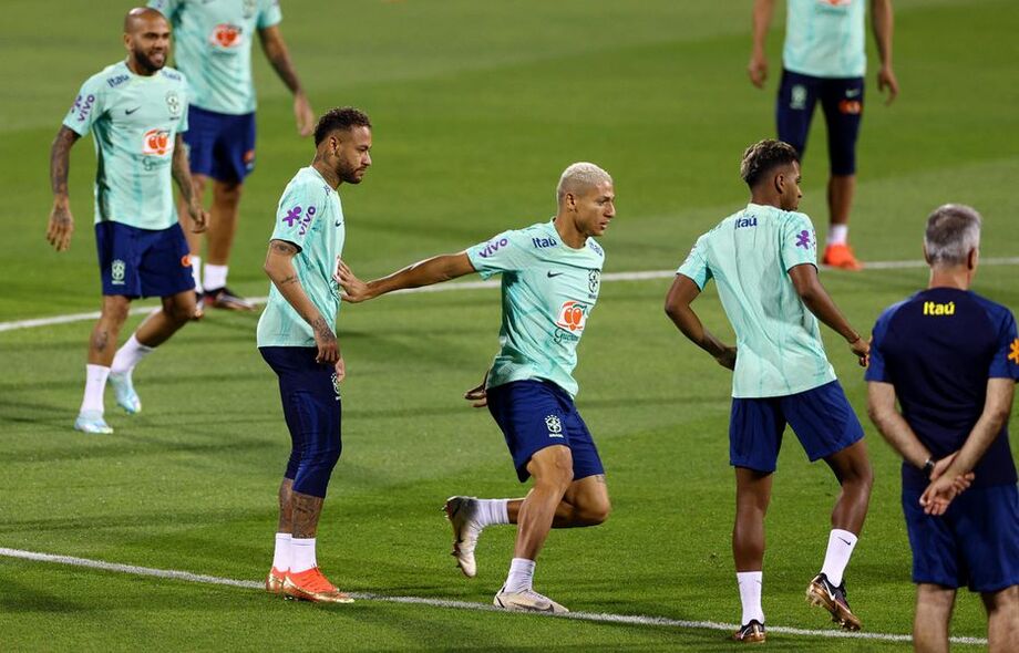 A seleção brasileira realizou seu segundo treinamento no Catar, e Tite já tem em mente qual escalação irá utilizar na estreia contra a Sérvia