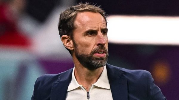 Gareth Southgate continua no comando técnico da seleção da Inglaterra até 2024