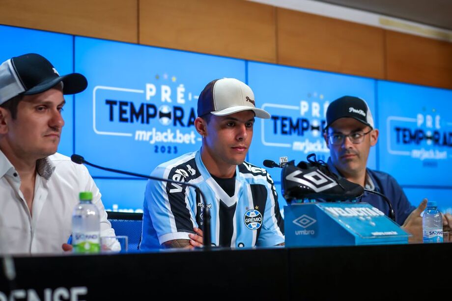 Grêmio empresta volante uruguaio Carballo para clube dos Estados Unidos
