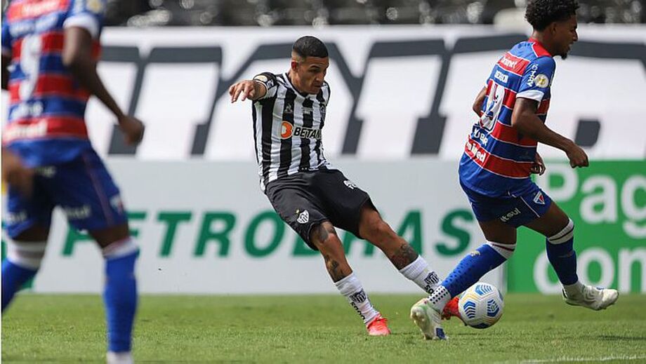Guilherme Arana em ação pelo Atlético-MG; lateral era nome cotado para a Copa do Mundo antes de lesão