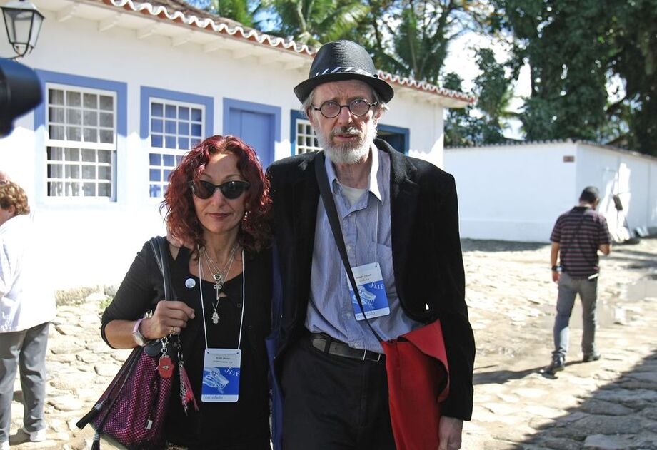 Aline Kominsky-Crumb e seu marido, Robert Crumb, em Paraty, na Flip 2010