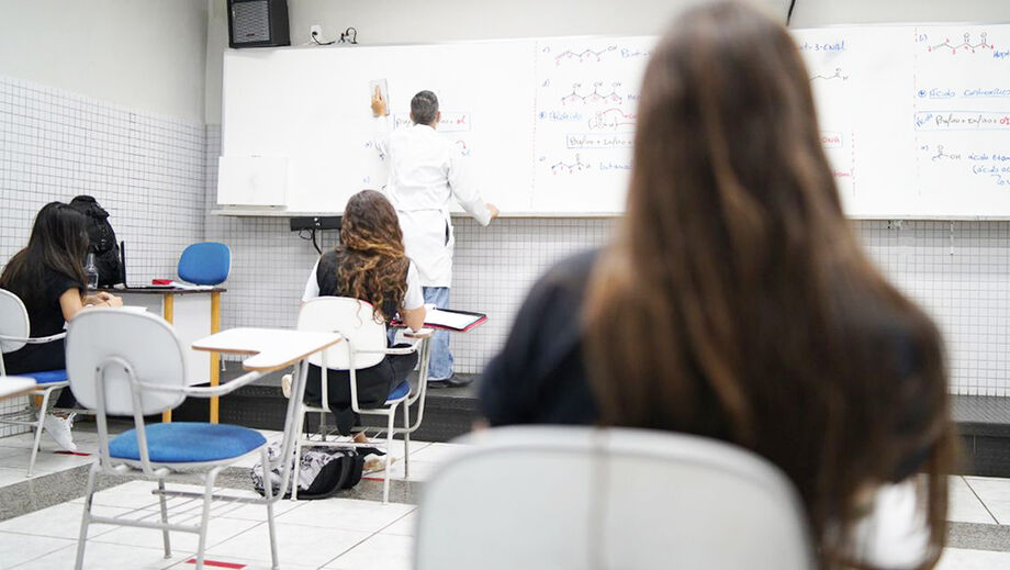 Estudantes