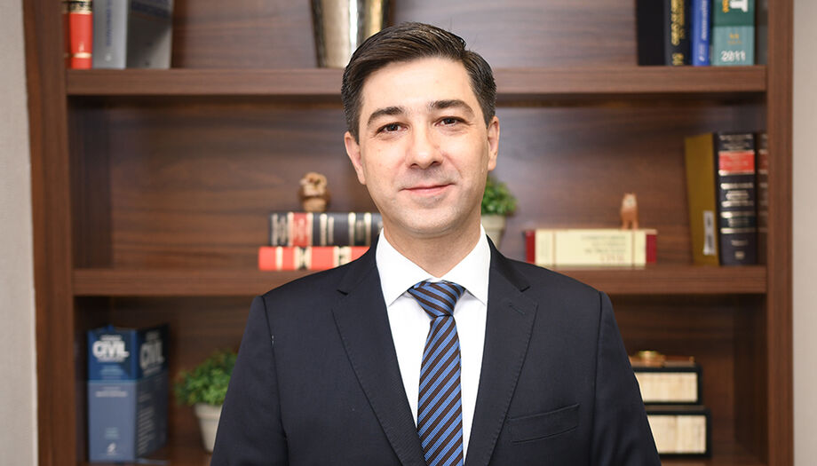 Cesar toma posse hoje