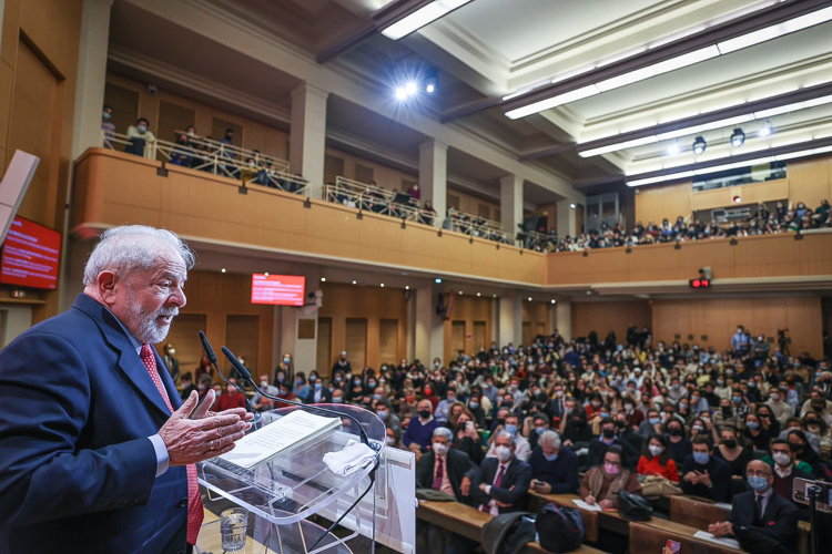 Lula destaca 'importância global' do Brasil para combater ataques à democracia