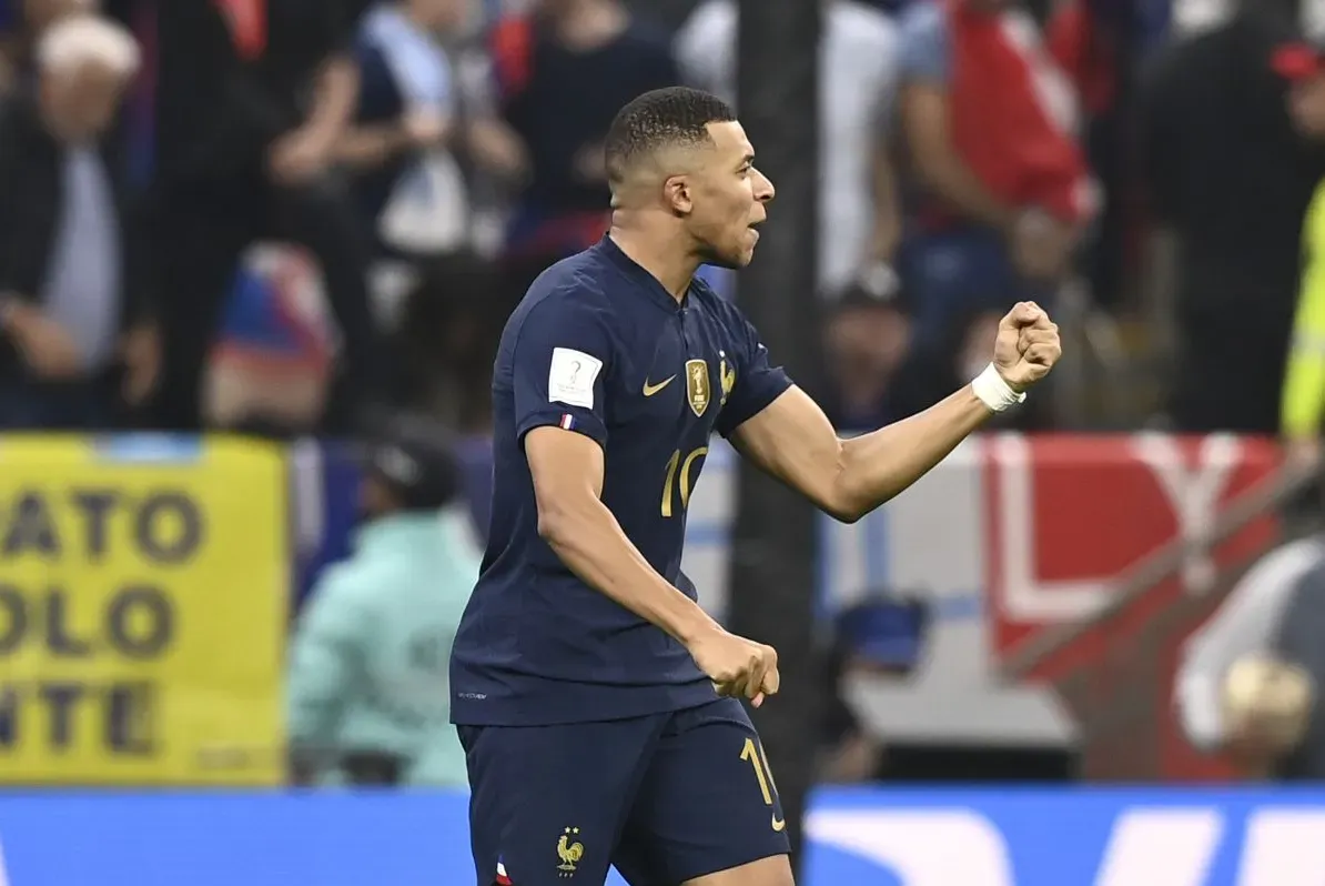 Mbappé supera Haaland, Lewandowski e Benzema e é o artilheiro de 2022