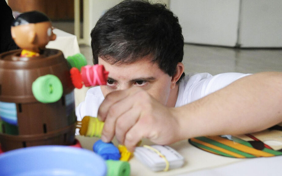 Pesquisadores da USP identificaram sinais de neuroinflamação em jovens com síndrome de Down