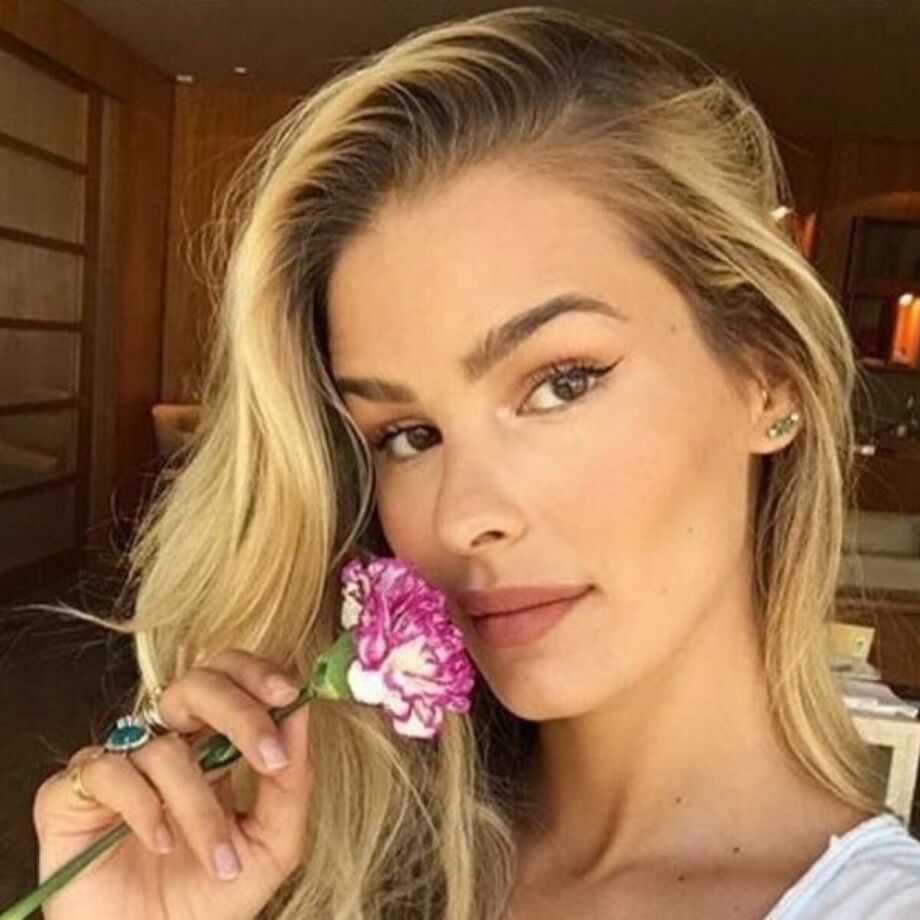 Fora do 'BBB 23', Yasmin Brunet diz que deseja estar lá: 'fica a dica, Boninho'