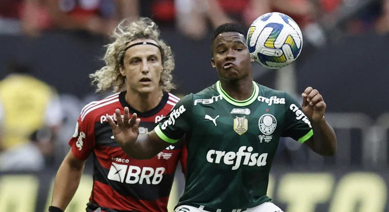 Em jogo de 7 gols, Palmeiras derrota Flamengo e é campeão da Supercopa do Brasil