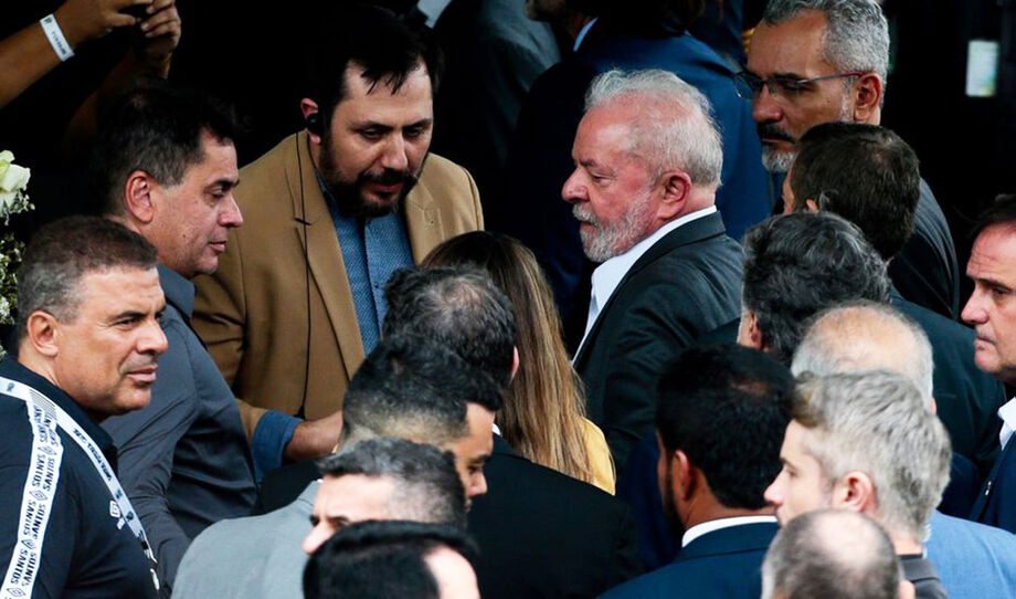 Presidente chegou na cidade de Santos para acompanhar momentos finais das homenagens ao ex-jogador