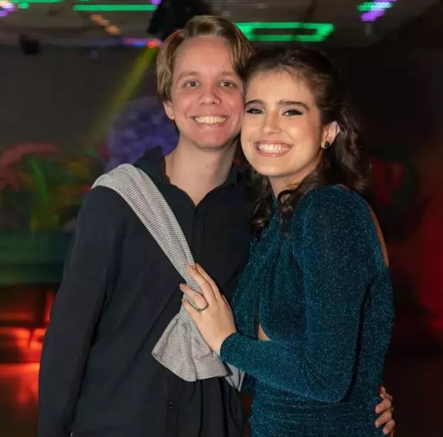 Valentina Schmidt, filha de Tadeu Schmidt, e seu namorado Christiano Donnelly Vaz