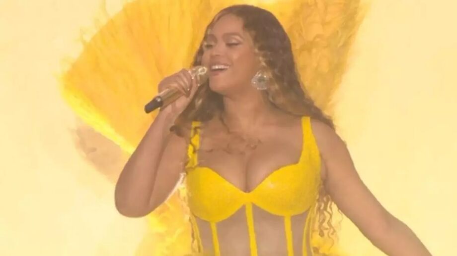 Beyoncé voltou aos palcos na noite de sábado