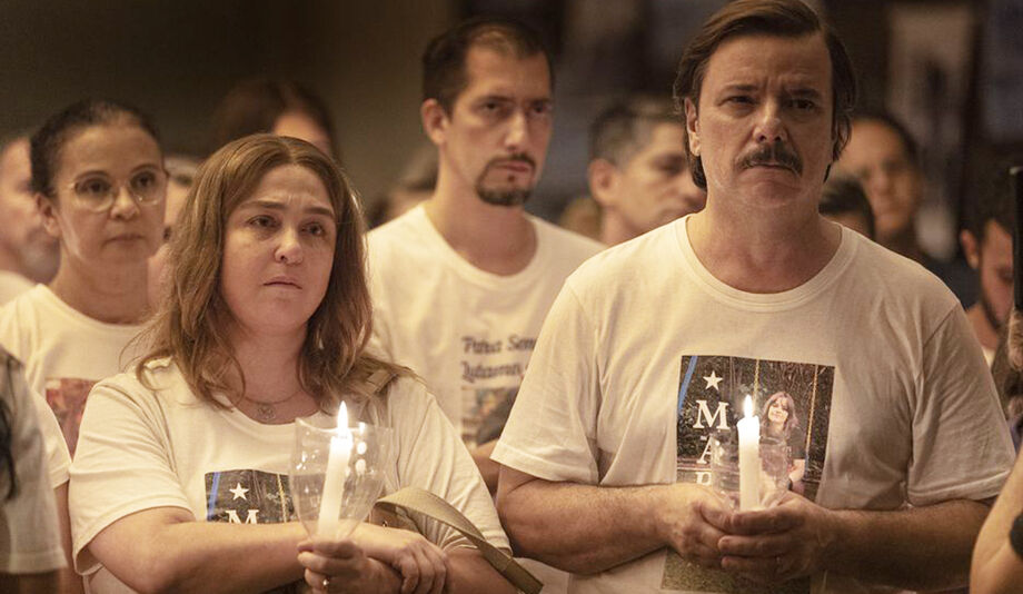 'Todo Dia A Mesma Noite' foca na luta de pais que perderam seus filhos na maior tragédia brasileira do século 21.