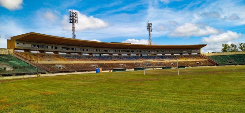Estádio Douradão está sendo preparado para receber jogos do Campeonato Estadual