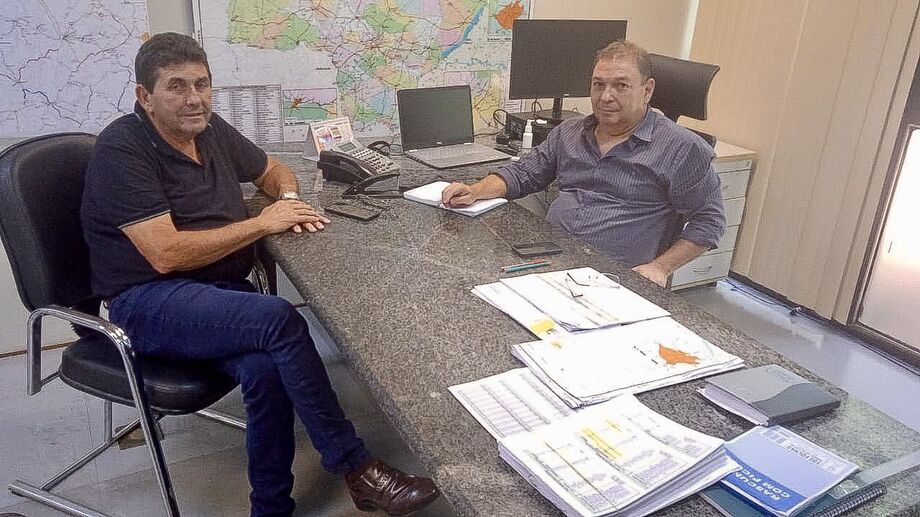 O prefeito municipal de Inocencia, Toninho Cofapi, esteve em visita ao novo diretor da Agesul, engenheiro Francisco