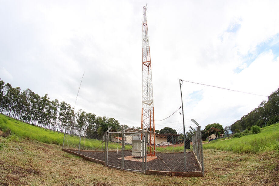 A Energisa inaugurou, nesta quarta-feira (11), melhorias na rede elétrica do Assentamento Aroeira, na área rural de Chapadão do Sul