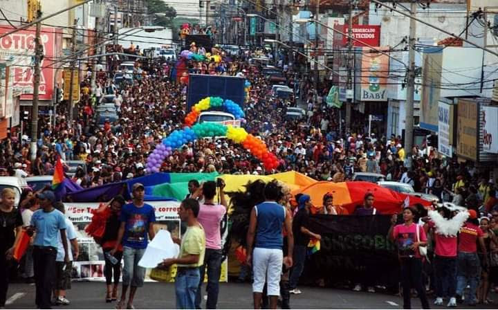 Caminhada realizada em Campo Grande para exigir respeito e segurança para a comunidade LGBTQIA+