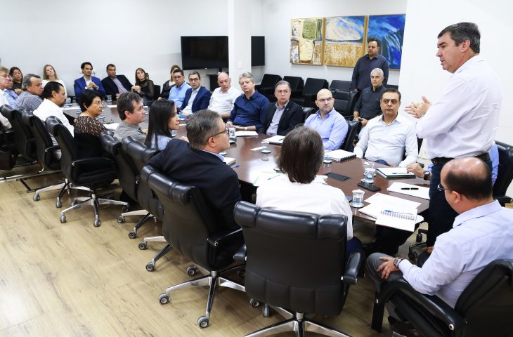 Reunião do governador Eduardo Riedel se reúne com secretariado