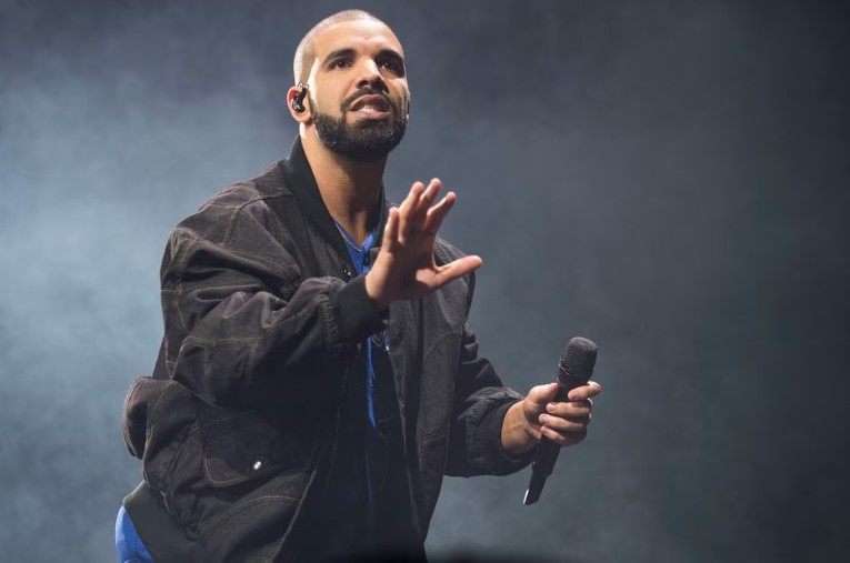 Drake foi vaiado após o cancelamento de show no Lollapalooza 2023