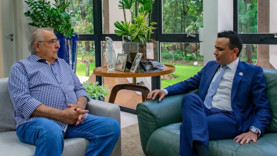O presidente do Tribunal de Contas de Mato Grosso do Sul (TCE-MS), conselheiro Jerson Domingos, recebeu o presidente do Instituto de Direito Administrativo de Mato Grosso do Sul (Idams), João Paulo Lacerda da Silva