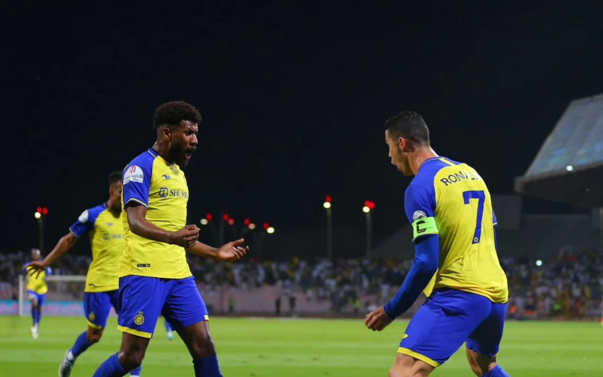 Cristiano Ronaldo celebra um de seus quatro gols em goleada do Al Nassr