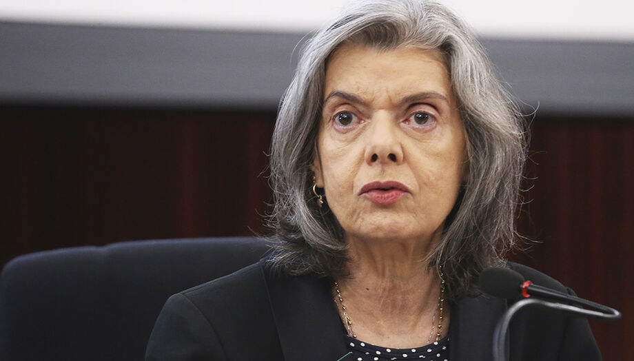 Cármen Lúcia