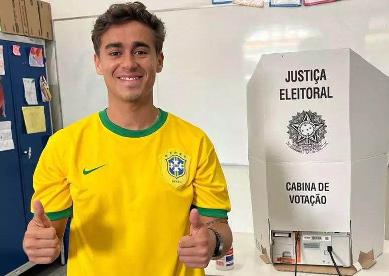 Ele é homem. É isso o que está na certidão dele, independentemente do que ele acha que é, afirmou Ferreira à época